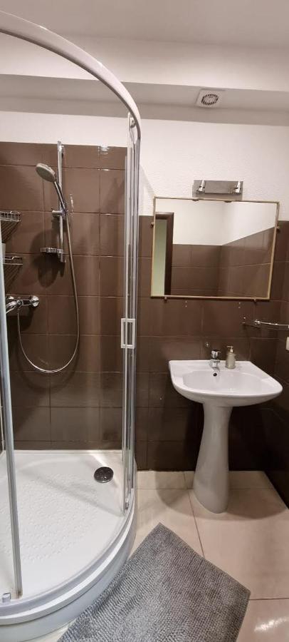 Cd Apartments Large 120 M فنتسبيلز المظهر الخارجي الصورة